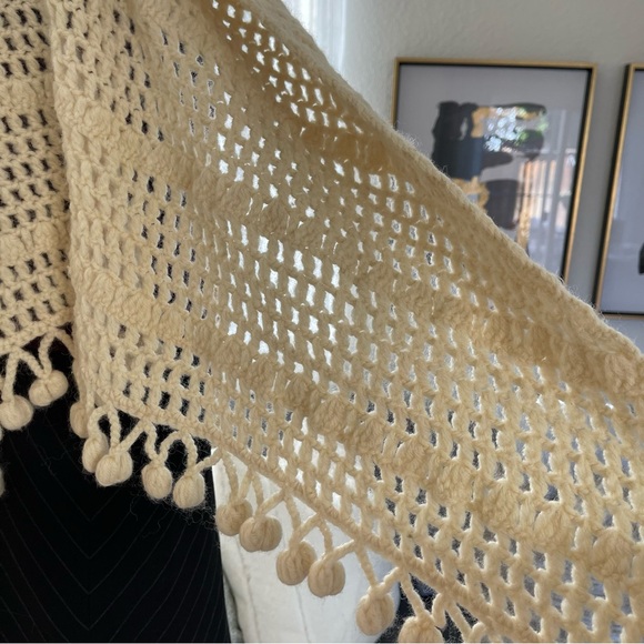 Vintage Handmade Crochet Wrap Scarf Shawl - Picture 4 of 11
